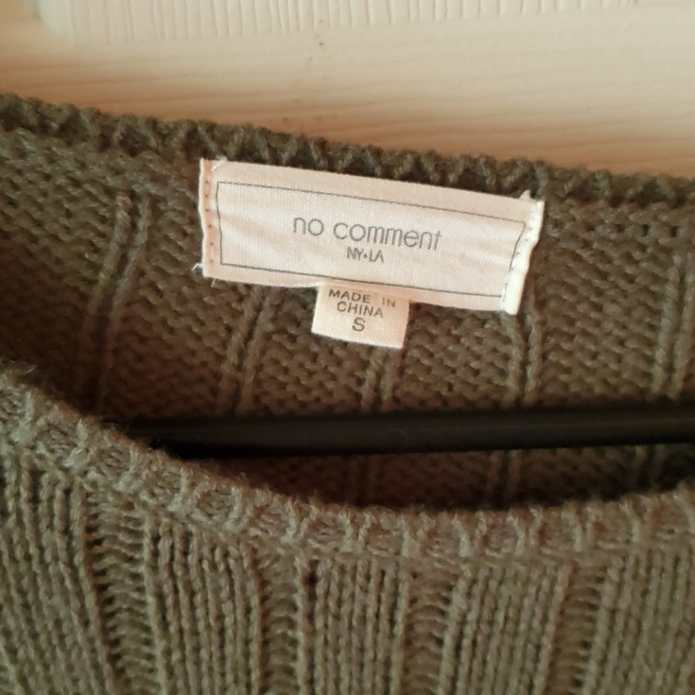 Cropped Sweater - Picture 4 of 4